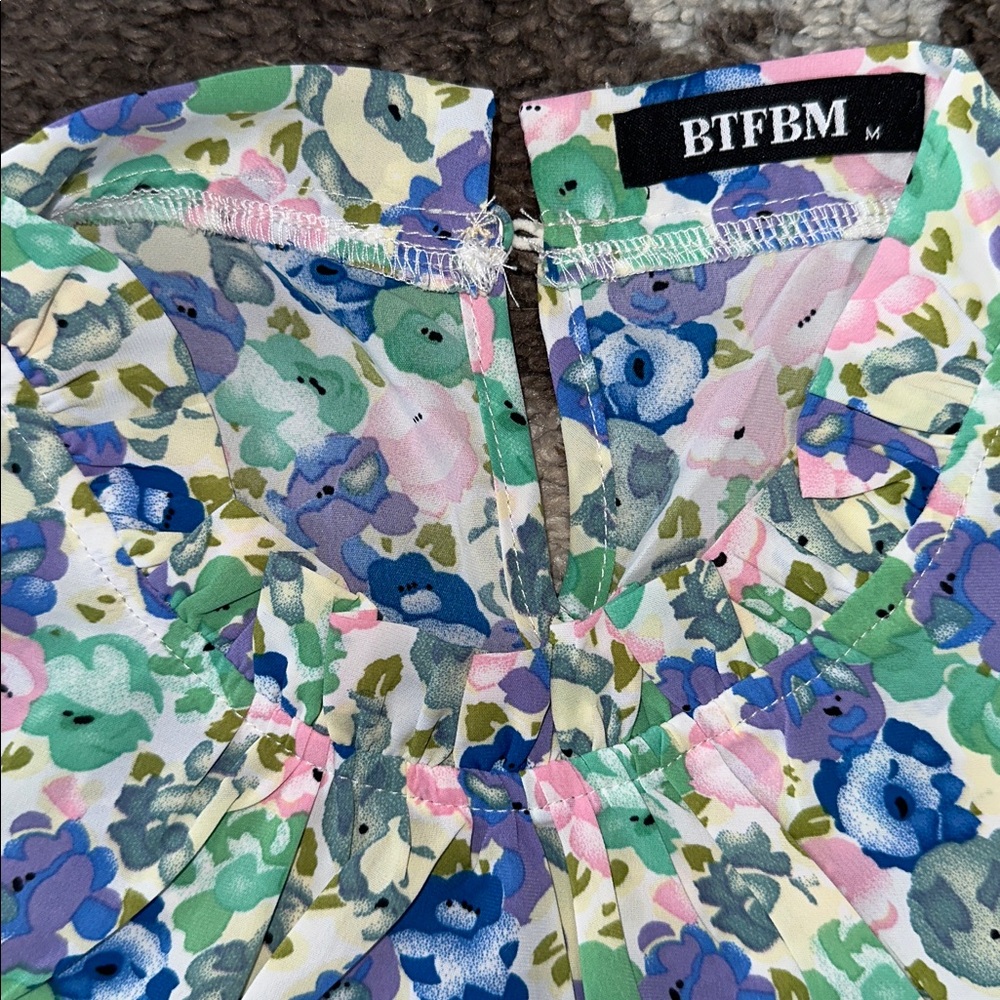 Women’s Floral Spring Top - Picture 3 of 8